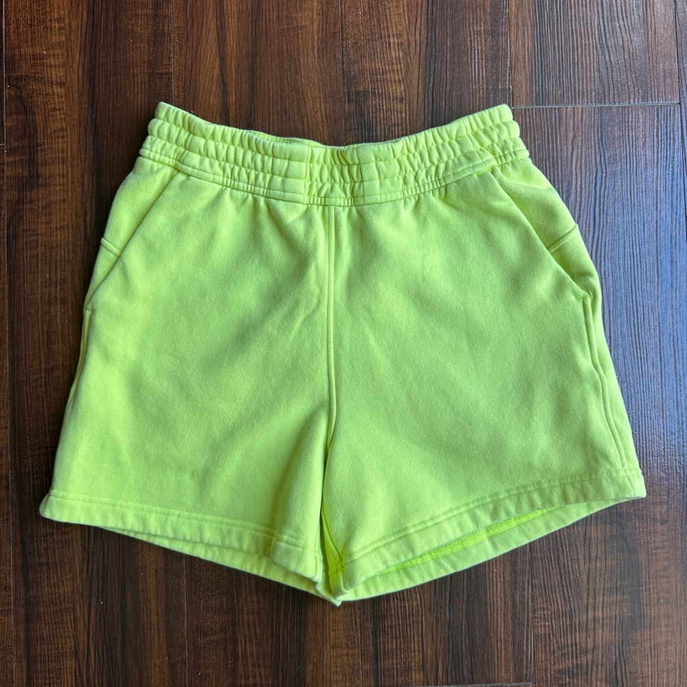 Lululemon Loungeful High-Rise Short 4"